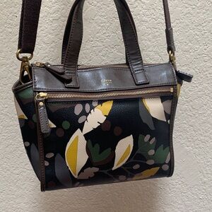 🔹Fossil Issued No. 1954 Women's Jenna Multicolored Floral Crossbody..
